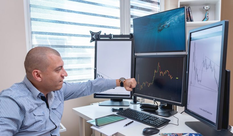 تاجر الدقة: المنصة المثلى للتداول بالأسلوب الآلي والتداول عالي التردد